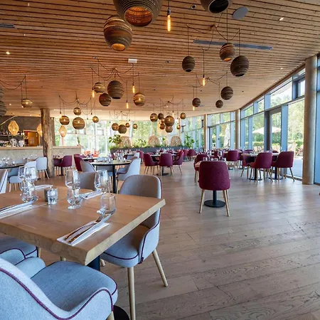 Feriehus Forest-edge Retreat, *