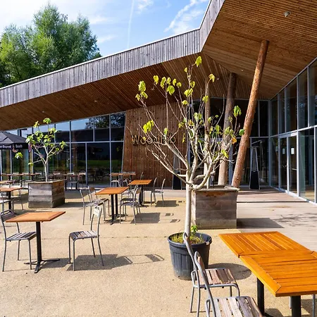 Forest-edge Retreat, * Antoing