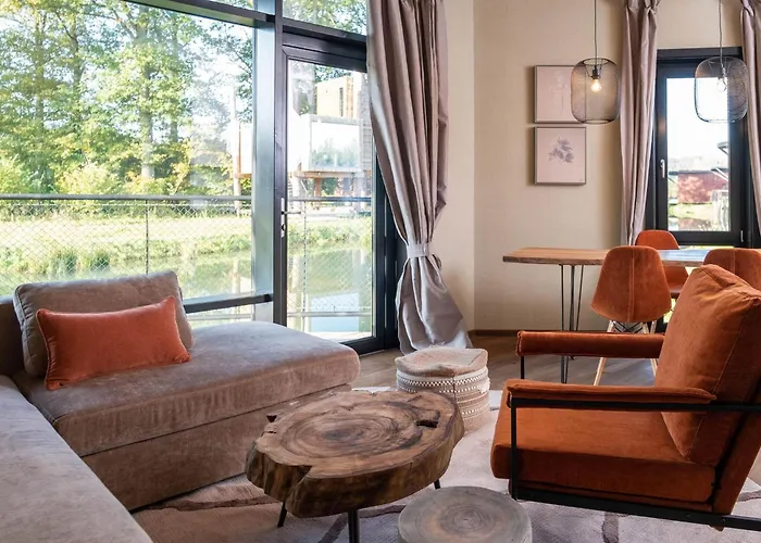 Ferienhaus Forest-edge Retreat, *