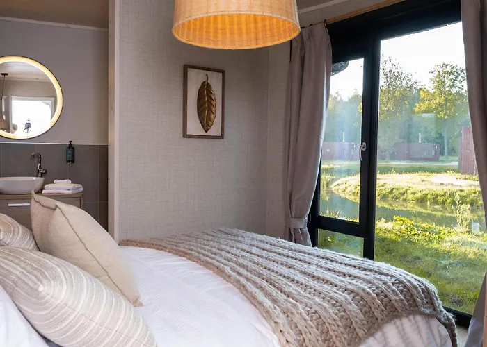 Forest-edge Retreat, Ferienhaus