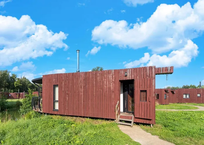 Forest-edge Retreat, * Antoing