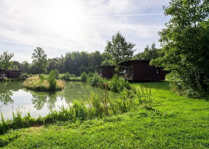 Forest-edge Retreat, * Antoing