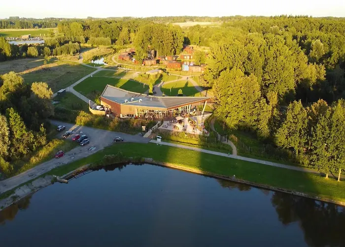 Forest-edge Retreat, * Antoing