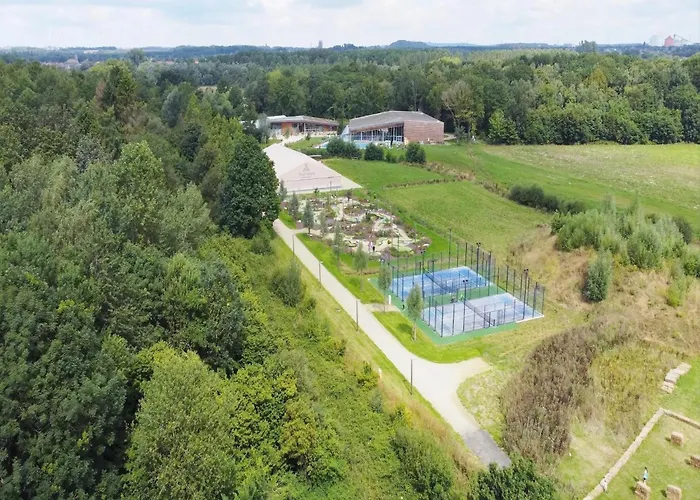 Forest-edge Retreat, Ferienhaus *