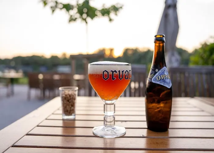 Forest-edge Retreat, Ferienhaus